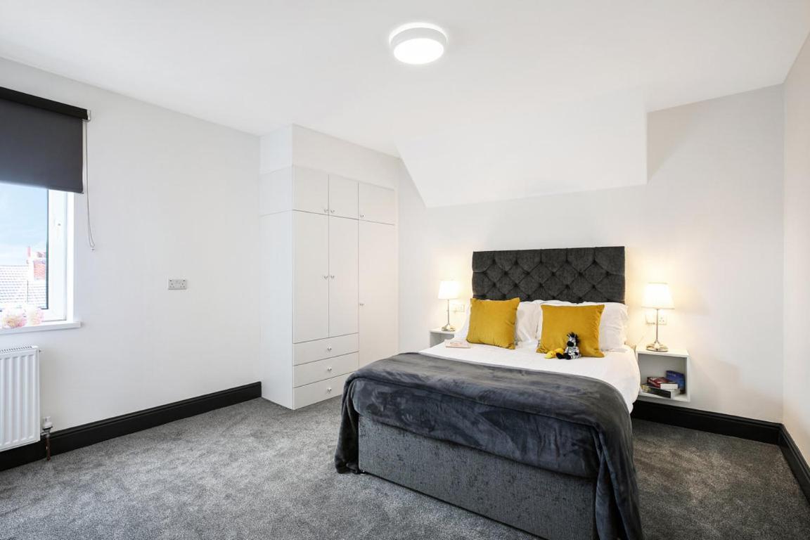 Tyme Suites On Kingsway Apartment *