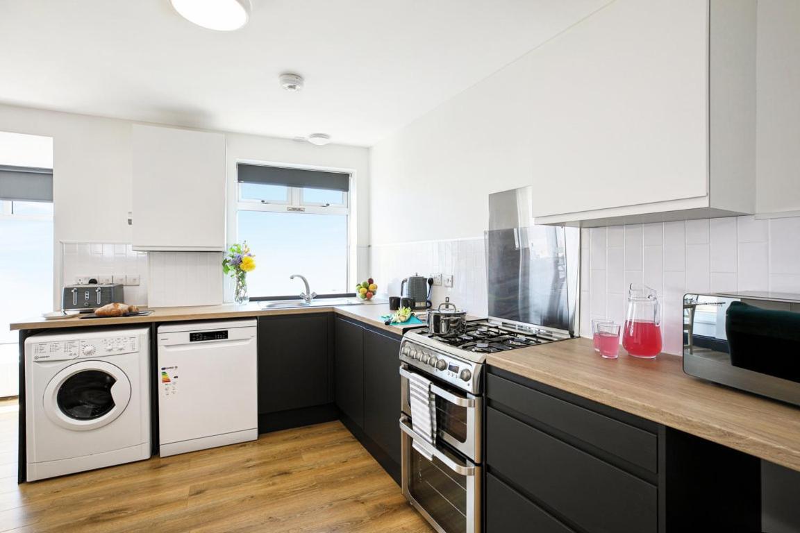 Apartment Tyme Suites On Kingsway